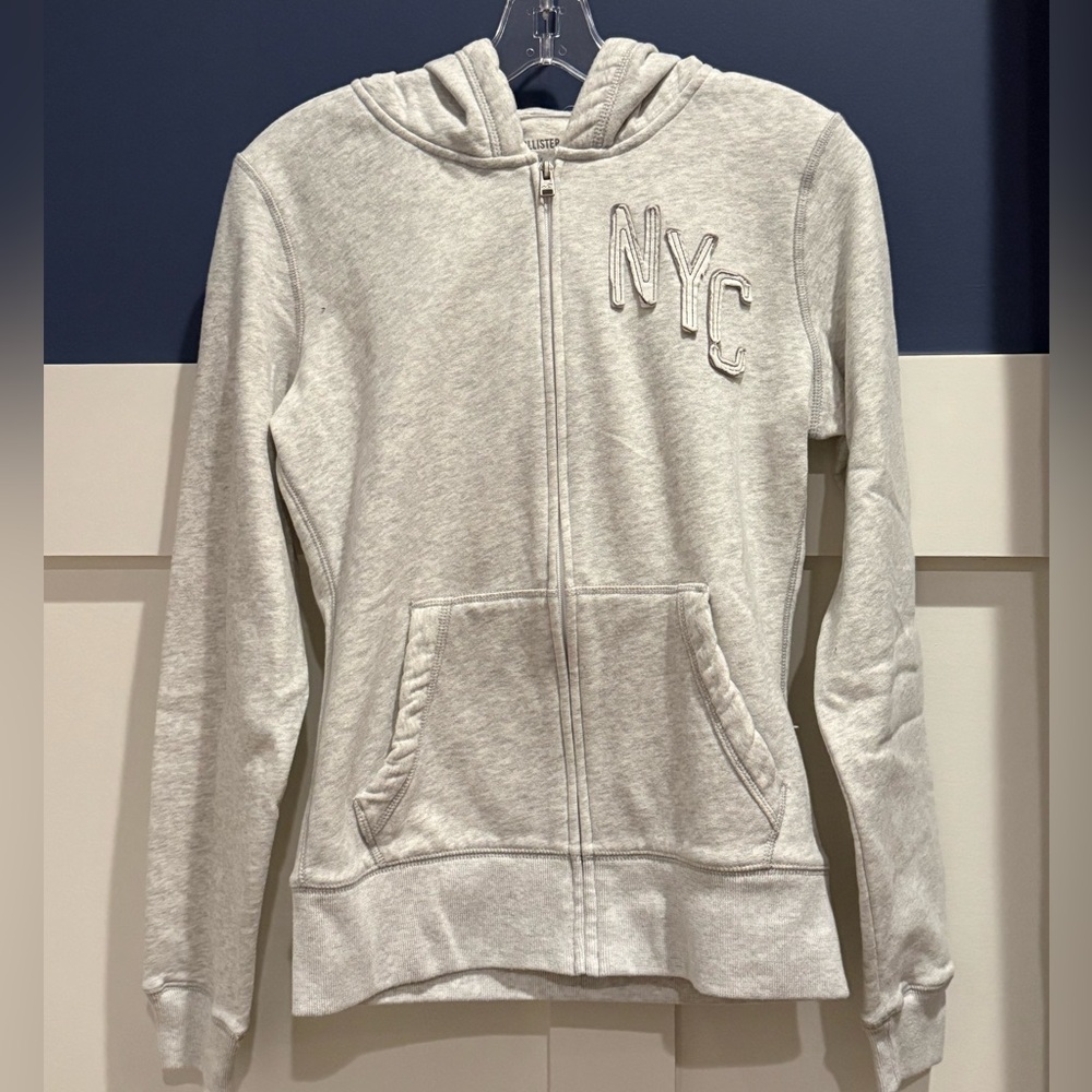 Hollister Heather Gray Zip-Up Hoodie with NYC patch NWT